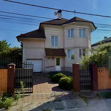 Помаранчева вул., 6