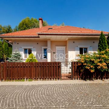 Лісова вул.