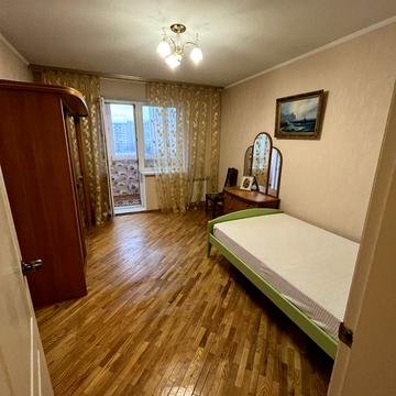Ревуцького вул., 30/1