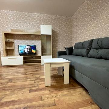 Богдана Хмельницького просп. (Героїв Сталінграда), 12-Б