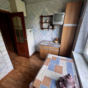 Амосова вул. (Корчагінців), 36