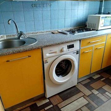 Сдам 1-комн 3\5 П.Поле ,пер  23Августа 3 ,жилая,5000 плюс счетчики