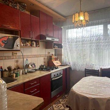 Оренда 3-кімнатної квартири по вулиці Наукова
