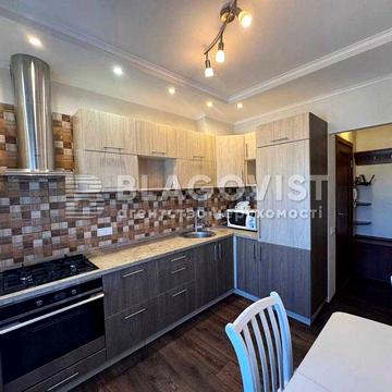 Продаж квартири  вул. Бальзака Оноре де 16,  3кімн. 73кв.м
