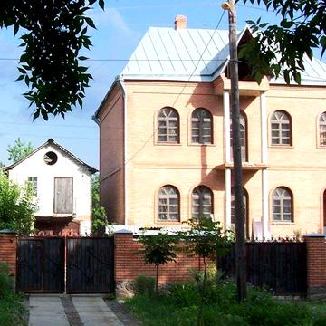 Продажа 2 дома по цене одного в Харькове.
