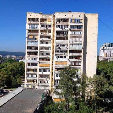 Продам 2 кімнатну квартиру в цегляному будинку 4 хв. від м. 23 Серпня.