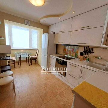 2-кімнатна квартира з ремонтом 52 кв.м р-н Сімі.
