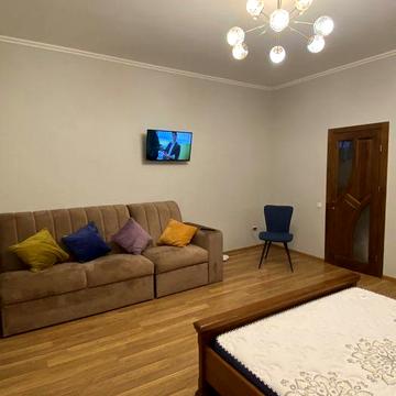 Здається 3 кімнатна квартира, буде ідеально для 4-6студентів