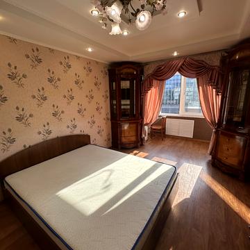 Велика Васильківська вул. (Червоноармійська), 145/1