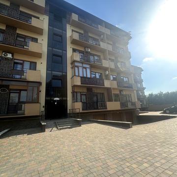 Володимирська, 63е