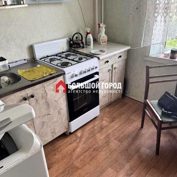Чарівна вул., 153