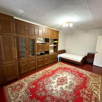Продаж 1-к квартири 3/5 площа Перемоги