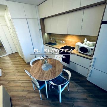 Володимира Моссаковського вул. (Клари Цеткін), 7
