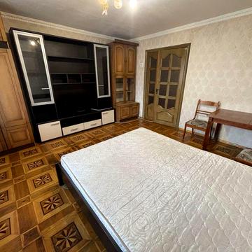Індустріальний міст. Оренда чотирикімнатної квартири в Києві