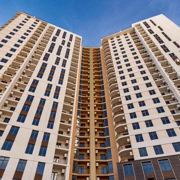 Продам однокомнатную квартиру 60-я в Кадоре Краснова 41 квадрат 42000 ЖК Кадорр-сити