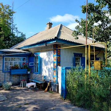 Продам будинок в мальовничому селі.