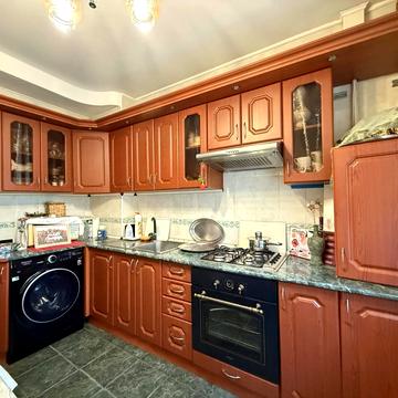 Академіка Корольова просп., 6