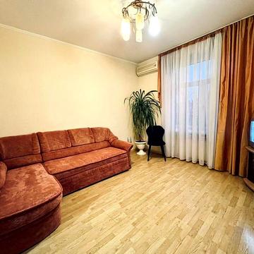 Здам 2к квартиру на місяць,Центр, провулок Скориківський,