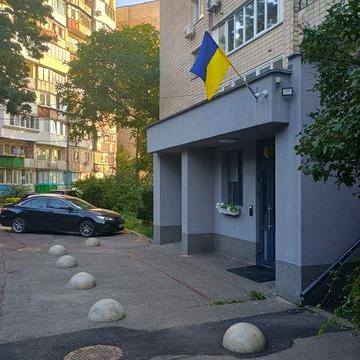 Здаю двокімнатну на Печерську,вул.Ломаківська(Мічуріна),зелена зона,10