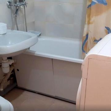 Квітки Цісик вул. (Гулі Корольової), 1