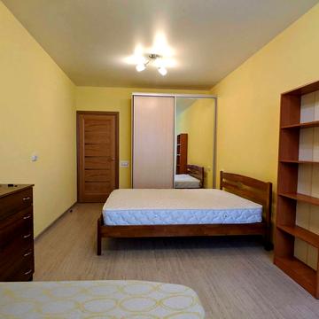 Патріарха Мстислава Скрипника вул., 48