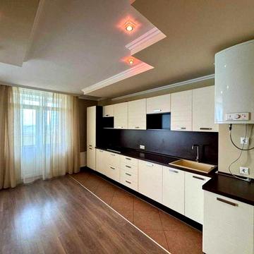 Продається розкішна 4-кімнатна квартира на вул. Раїси Окіпної 10