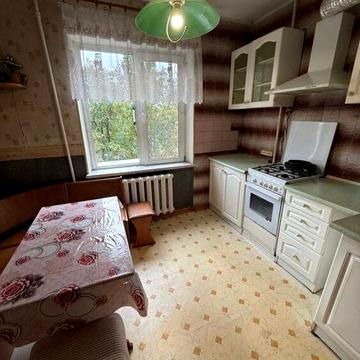 Продам 1-к квартиру на Ак.Глушко/ Ильфа и Петрова