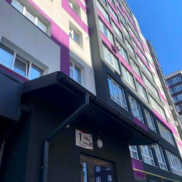 Продаж 3кімнатної квартири на Виставці