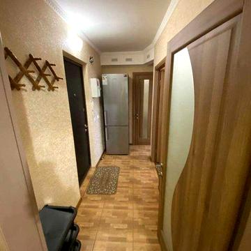 Сдаю на долгий срок 2-х комнатную. квартиру. ул. Космонавтов