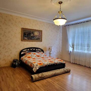 Світанку вул., 5