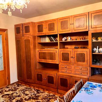 Хуторівка вул., 30