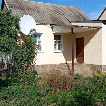 Продам гарний цегляний будинок в місті Люботин