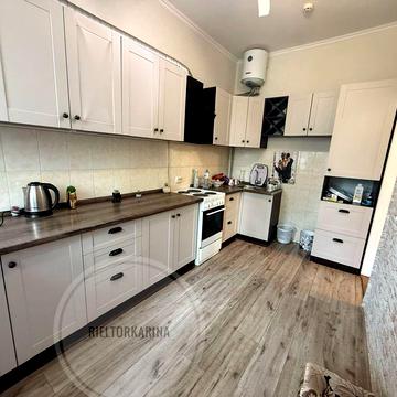 Херсонське Шосе/3 Лінія 2к квартира 80м2 на 2 поверсі в продажі