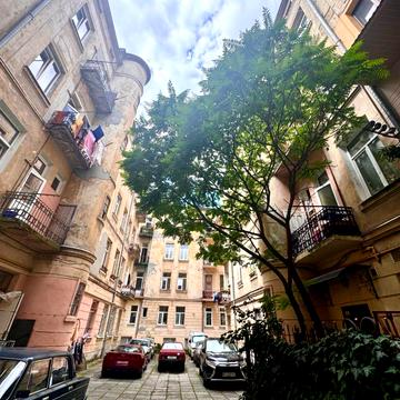 Дорошенка вул., 13