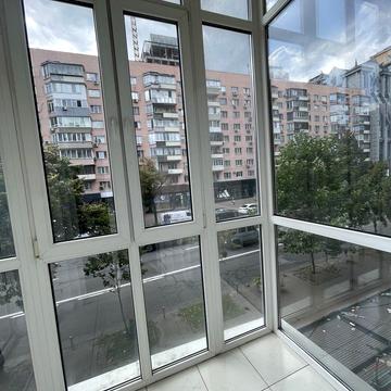 Велика Васильківська вул. (Червоноармійська), 77