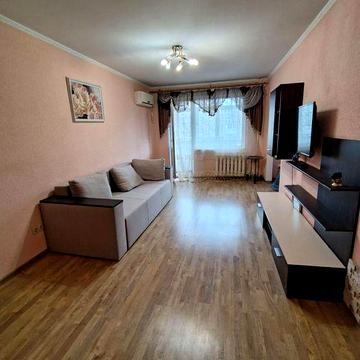 Продам 2ком квартиру на Черёмушках(104-879)