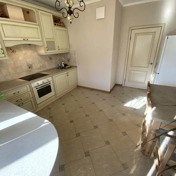 Голосіївський просп. (40-річчя Жовтня), 30-В