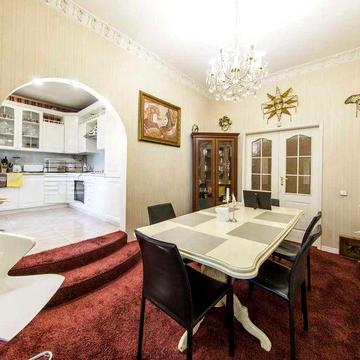 Продаж > Трикімнатна квартира, вул. Кирилівська (Фрунзе) 109Б