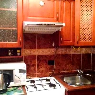 Продається двокімнатна квартира по вулиці Братів Дужих