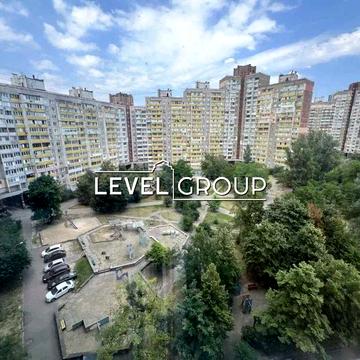 метро Теремки . 3кім з ремонтом 73м2 просп. Глушкова 39. Голосіївський