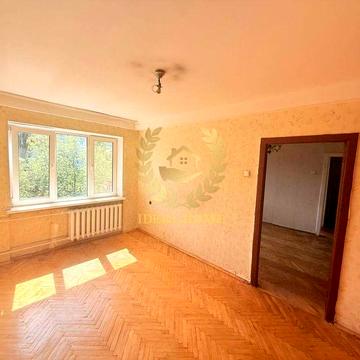 Продається 2к квартира по вул. Кирилівській
