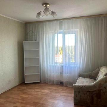 3-к Харківське шосе 170, Метро Бориспільська