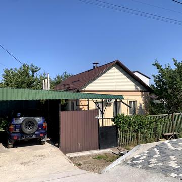 Радісна вул., 64