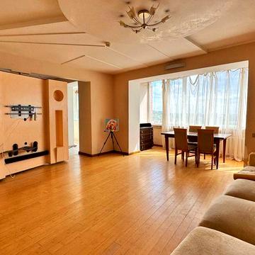Продаж 3к. на Старонаводницькій 6-А, 100 м.кв.