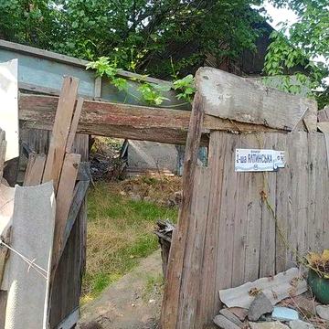 Домик 25 кв 2 сот.ул. 1-я Ялтинская ,свет газ вода под капремонт,снос