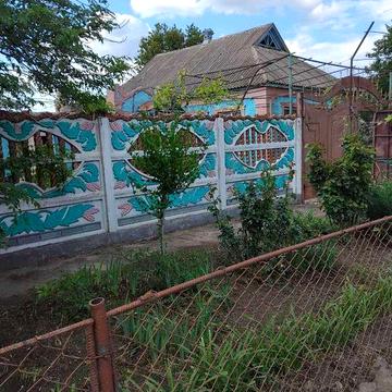 Продам будинок та складське приміщення  с. Калуга