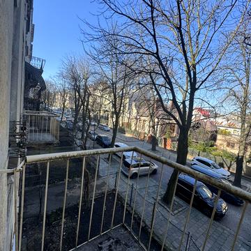 Євгена Коновальця вул. (), 5