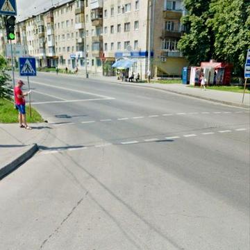 Адмазний квартира знаходиться прямо у дворі школи