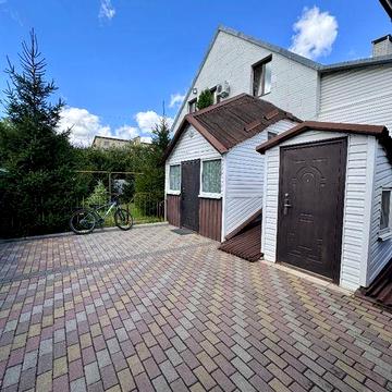 Продам дом в 3 уровня. В Слобожанском.