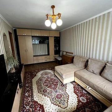 Продаж 2 кім.квартири з ремонтом,меблями та технікою,вул.Нарбутівська.